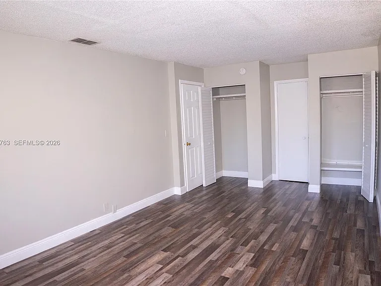 4240 Woodside Dr #4 — Photo 17