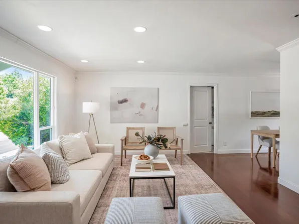 4220 F St, Sacramento, CA 95819