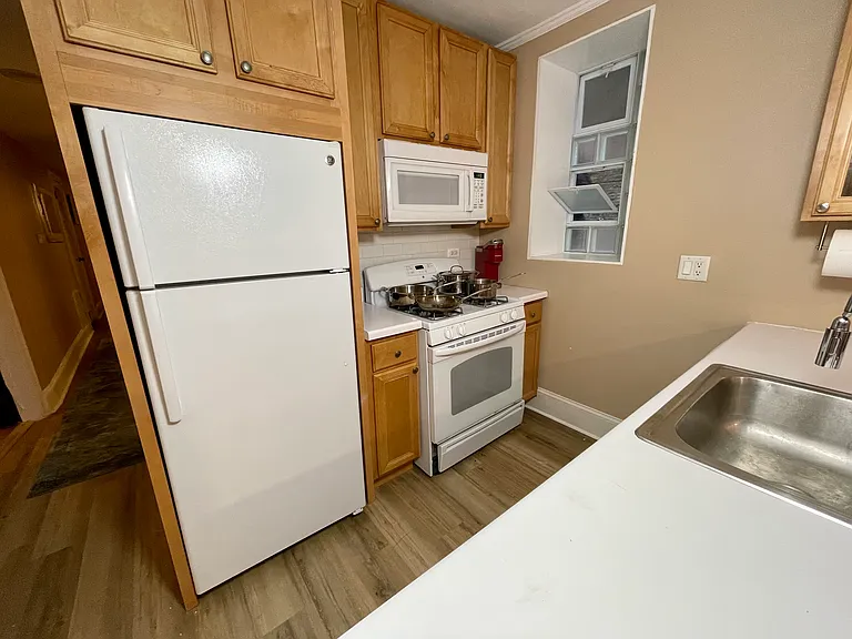 1506 W Polk St — Photo 6