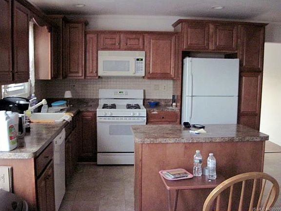 3rd image of 35 Exitir St