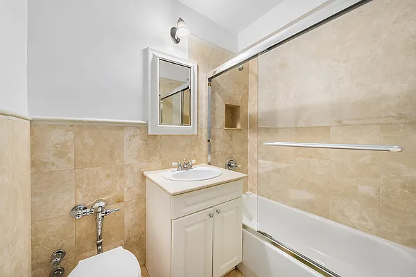 Sold by Park Property Advisors | media 6