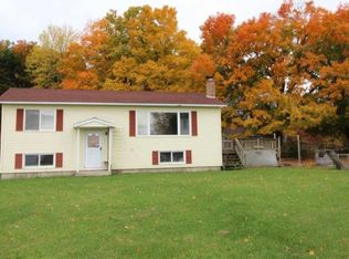 125 E Shore Rd S, Grand Isle, VT 05458