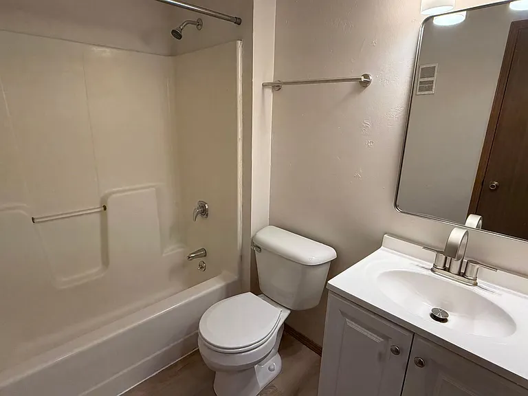 2717 Humboldt Rd — Photo 32