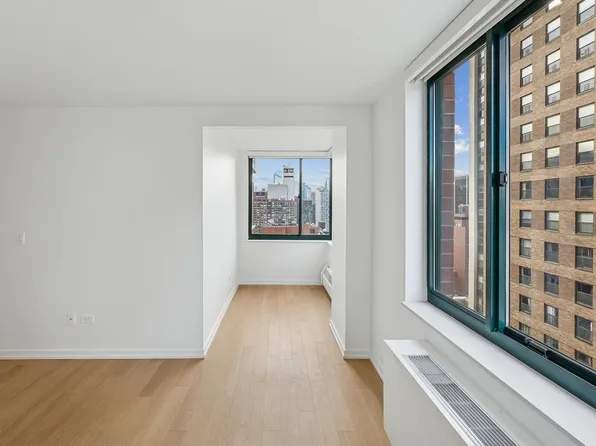 200 West 60th Street image 12 of 46