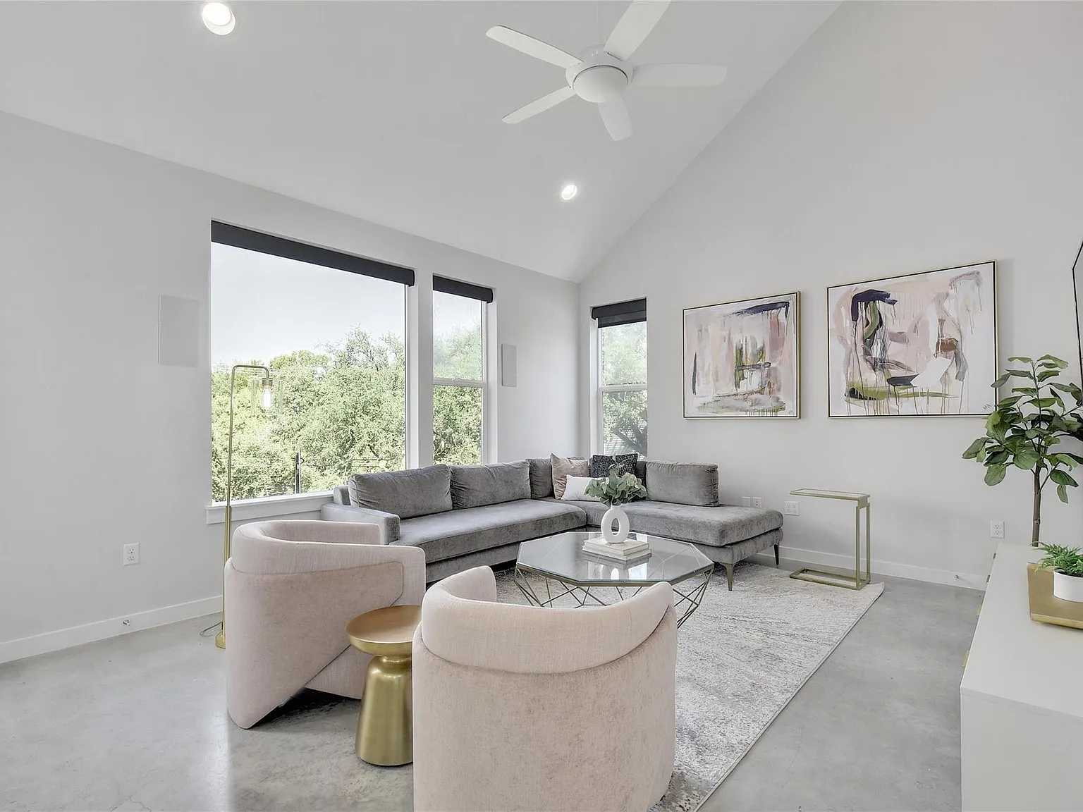 4 bed, 3.0 bath, 2163 sqft, $5,400 — Photo 3