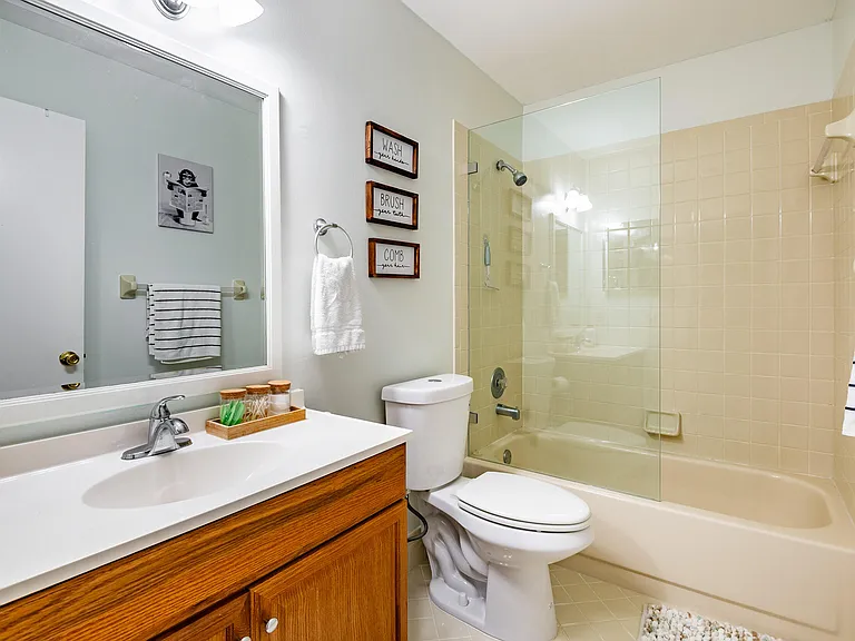 740 SE 1st Way #101 — Photo 30