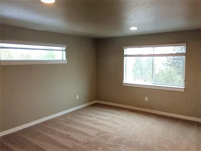1831 NE Kristi Ct — Photo 9
