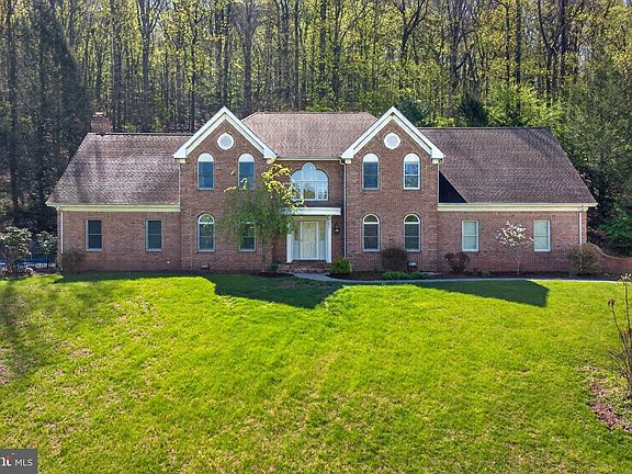 2nd image of 818 Green Hills Rd
