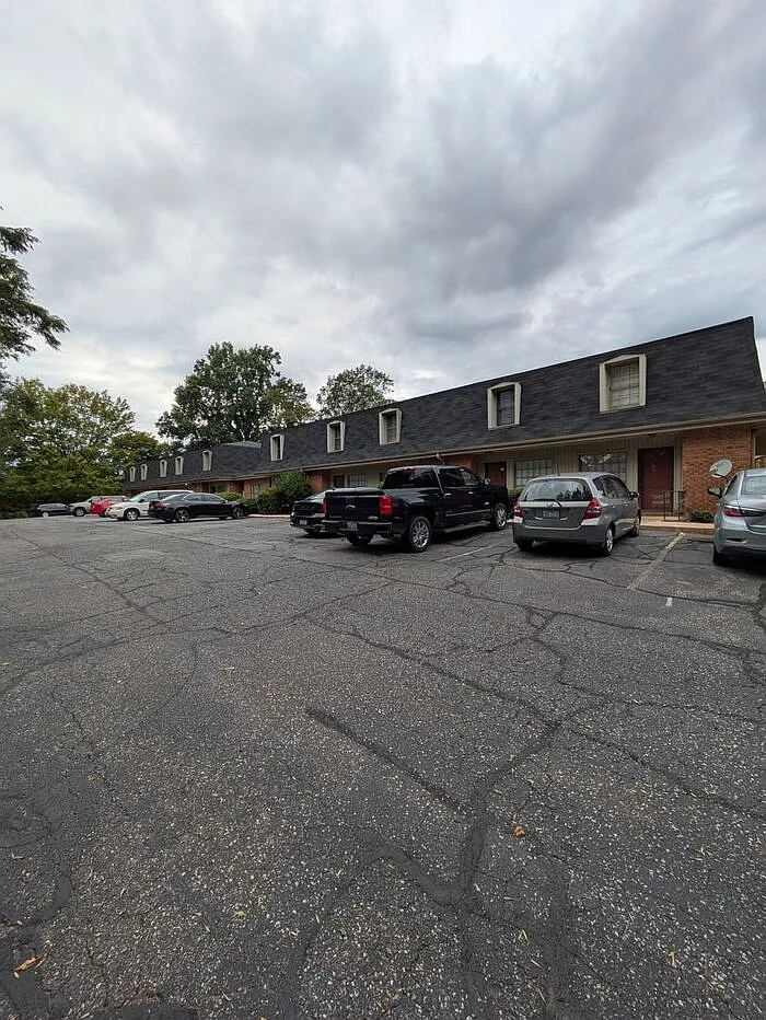 2 bed, 1.5 bath, 1100 sqft, $1,125 — Photo 1
