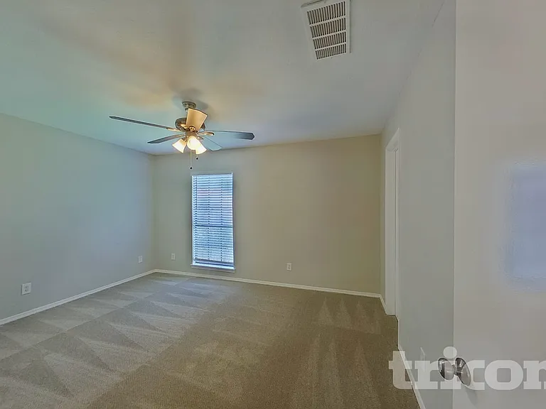 3316 Forest Creek Dr — Photo 11