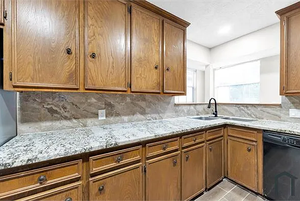 8102 Autumn Willow Dr — Photo 3