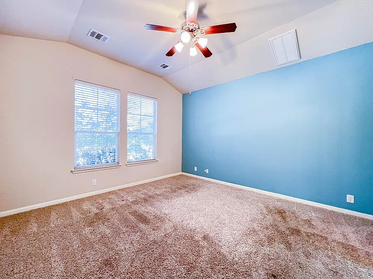 921 Heritage Springs Trl — Photo 15