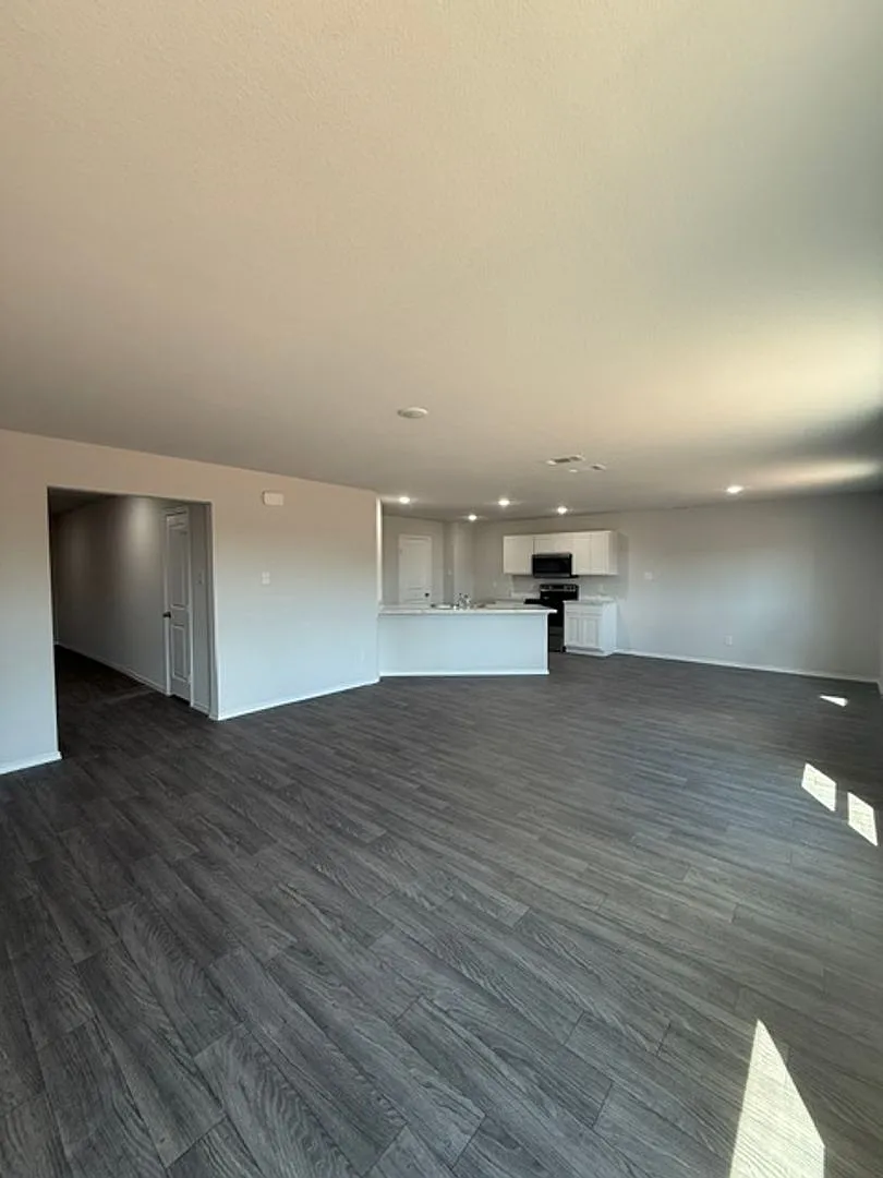 2889 Autumnwood — Photo 4