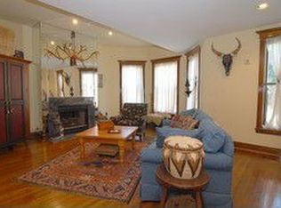 3901 N Sheridan Rd #1E, Chicago, IL 60613