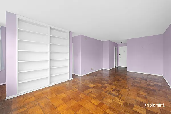 Sold by Triplemint | media 3