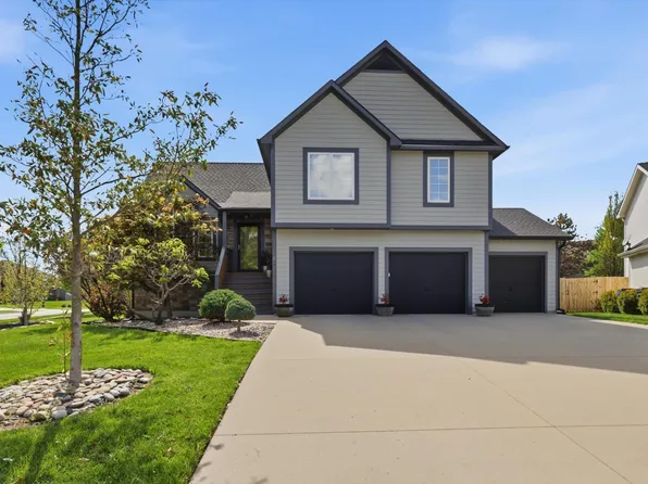 1011 Allen Ct, Lawrence, KS 66049