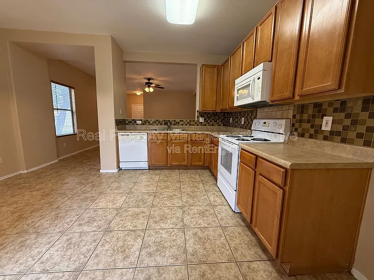 9559 W Monte Vista Rd — Photo 8