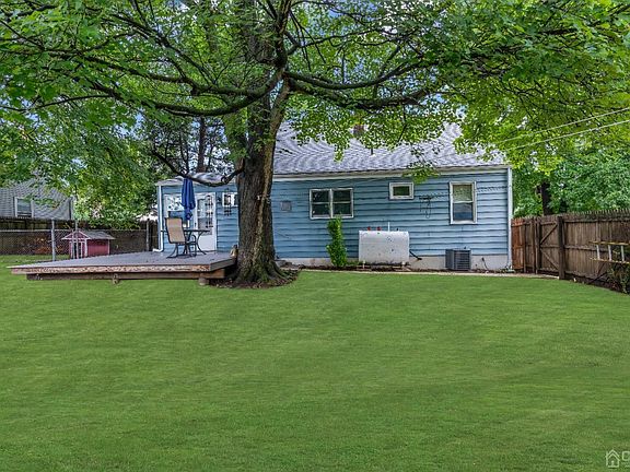 4th image of 537 Prospect Ave