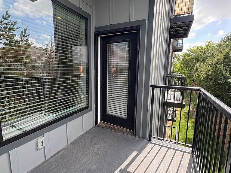 Level at Village Gardens — Photo 75