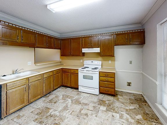 2nd image of 6216 Sandlin Ave