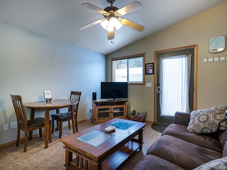899 Capistrano NW — Photo 3