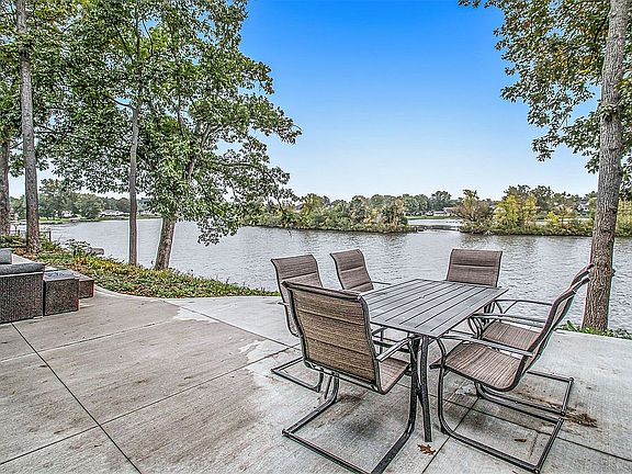5th image of 54470 Meadow Bank Ln