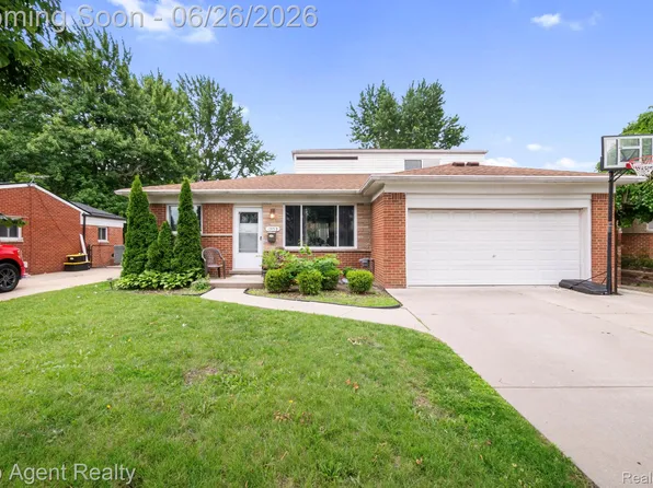 13712 La Chene Ave, Warren, MI 48088
