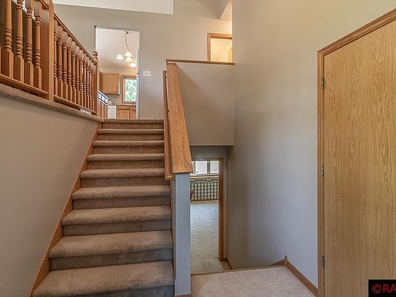 4th image of 101 Torrey Pines Dr