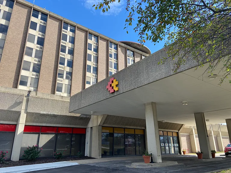 Century Towers — Photo 10