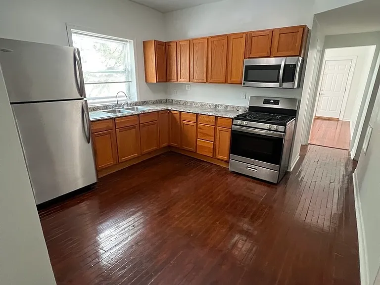 2724 W Chicago Ave #2R — Photo 3