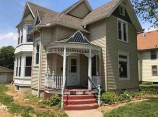 112 NW 8th Ave, Galva, IL 61434