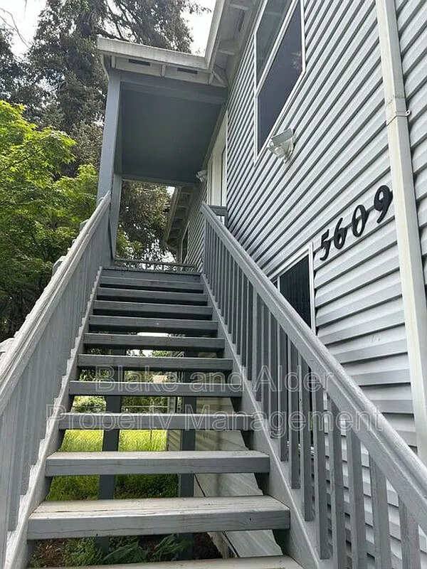 4 bed, 2.0 bath, $3,095 — Photo 3