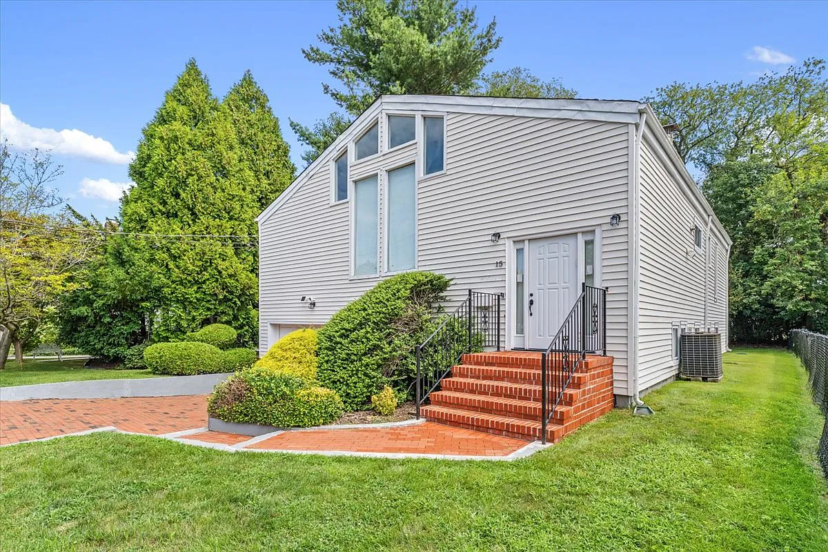 5 bed, 1764 sqft, $7,700 — Photo 3
