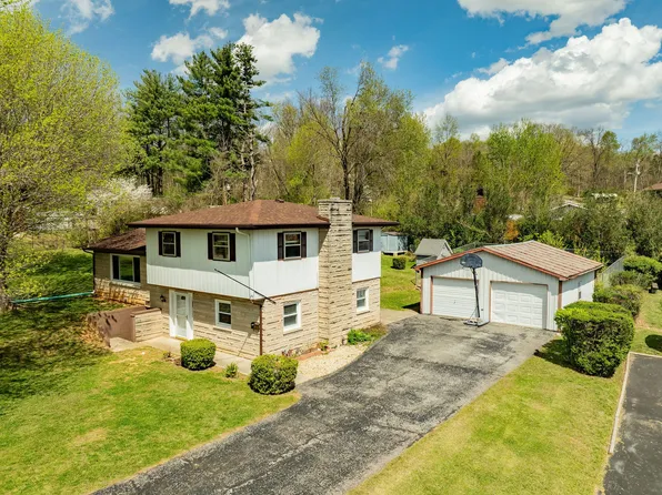 360 Hickory Hill Dr, Monticello, KY 42633