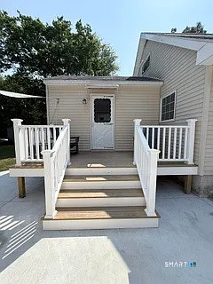 33 Maple St — Photo 2