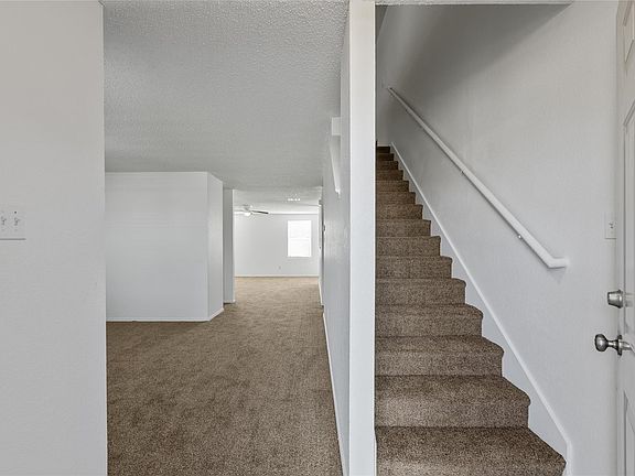 4th image of 1628 Fieldstone Dr