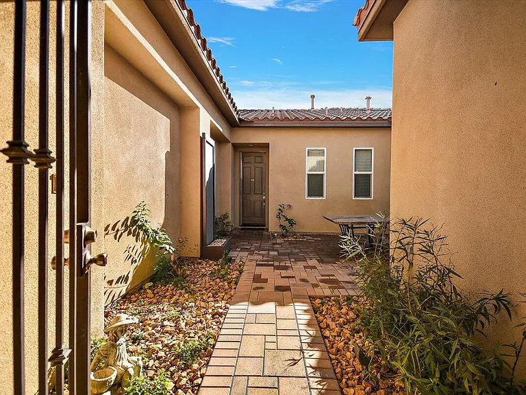 80215 Queensboro Dr #80215 — Photo 30