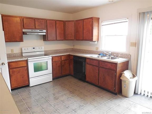 4th image of 303 London Company Way