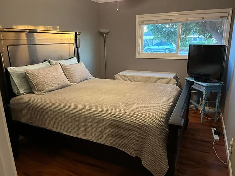 240 N Cragmont Ave — Photo 12