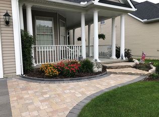3720 Crestwood Dr, Auburn Hills, MI