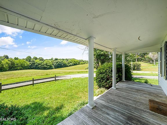 3rd image of 121 Green Rd