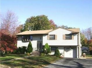 110 Andover Dr, Wayne, NJ 07470