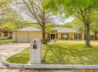 1205 W Redbud Dr, Hurst, TX 76053