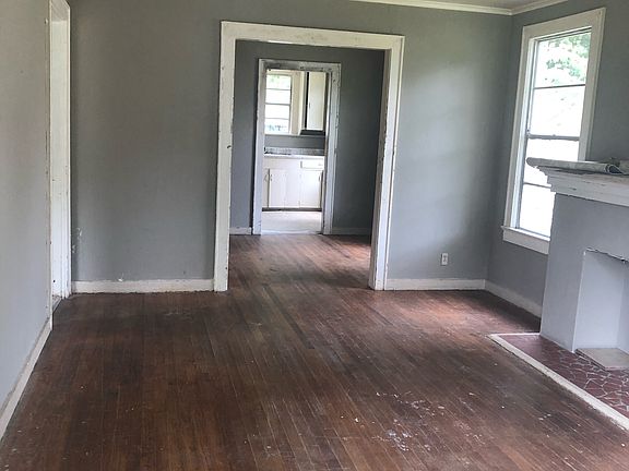 3rd image of 2819 Morningside Dr