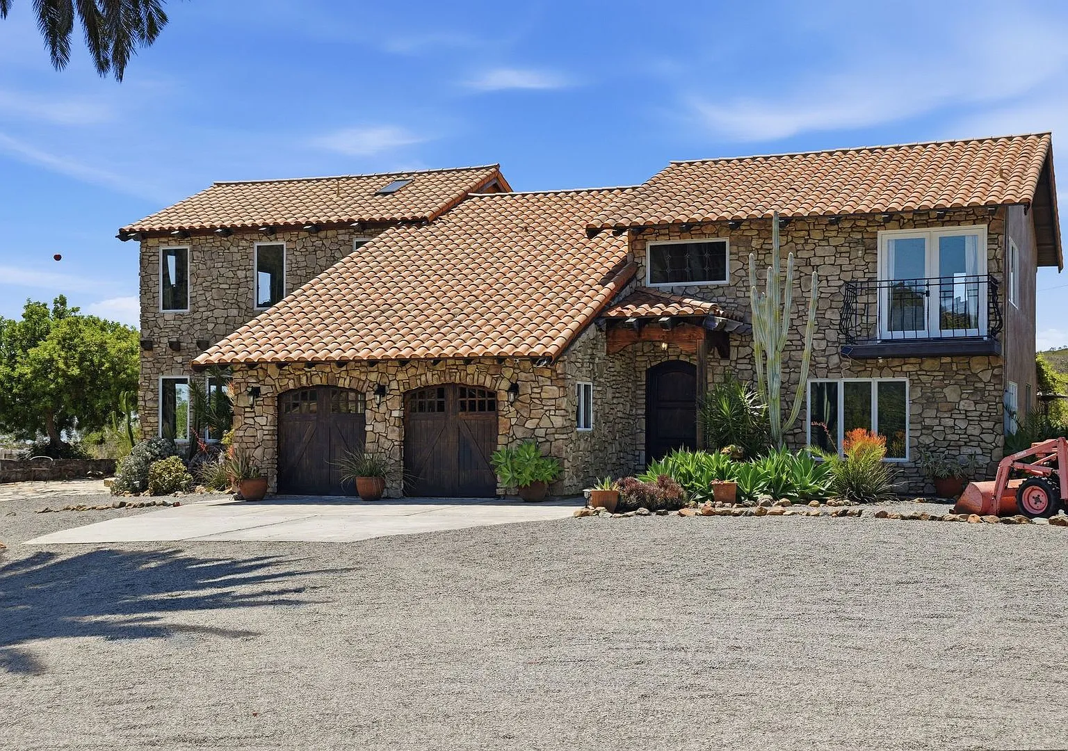 Luxury Custom Remodeled Home with Ocean & Mesa Views on 4.4 Acres in Elfin Forest Private Resort-... — Photo 1