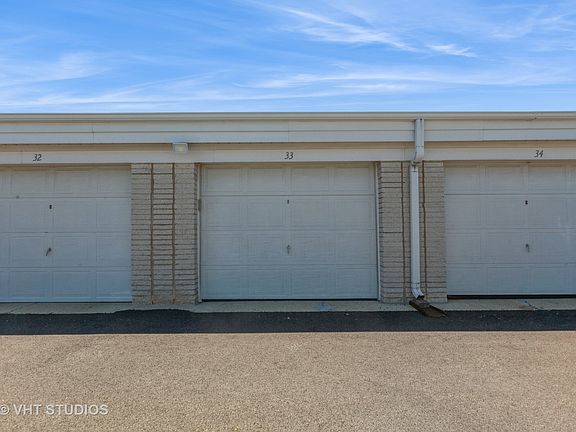 3rd image of 5300 Walnut Ave APT 14D