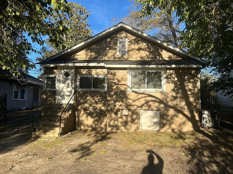 1506 Charlton St — Photo 29