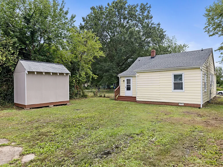 504 Pelham Dr — Photo 21