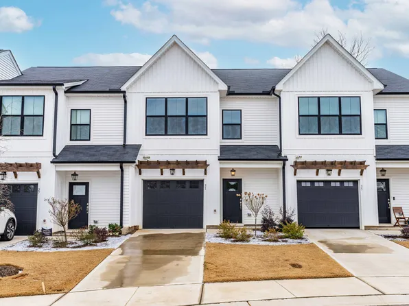 31 Curren Dr, Clayton, NC 27520