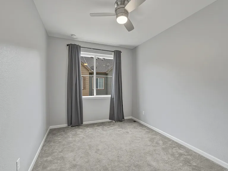 562 E Dry Creek Pl — Photo 11